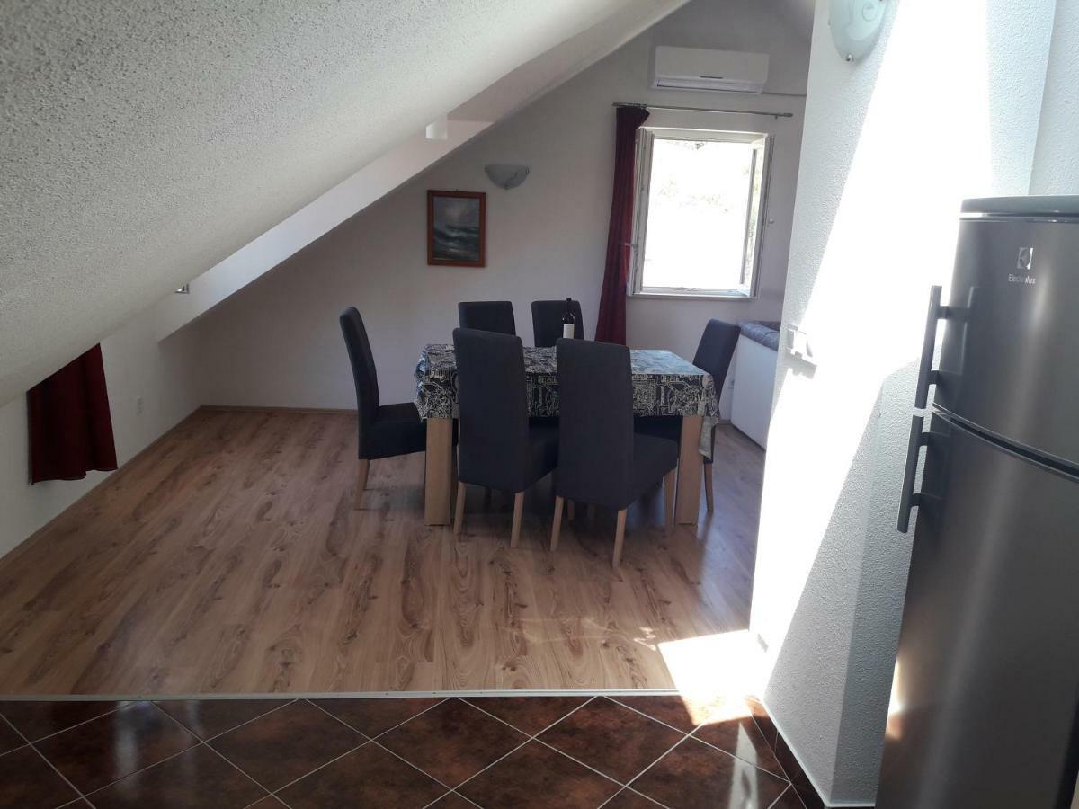 Apartmani Timon Bol Zewnętrze zdjęcie